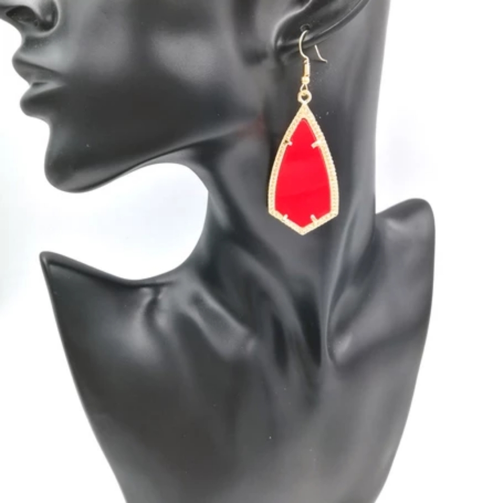 New Gorgeous 🥰 Red Diamante Dangle Earrings 😘